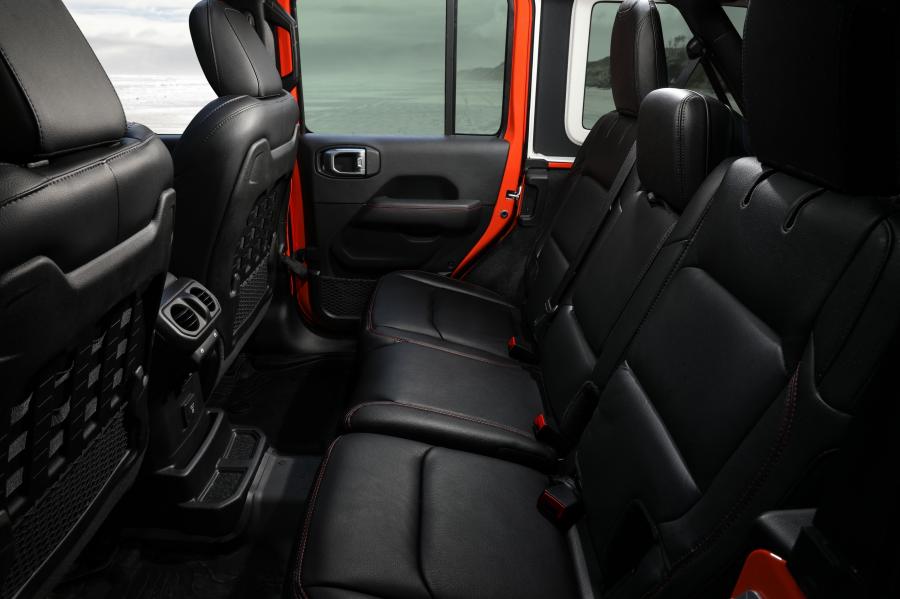 Интерьер Jeep Wrangler Unlimited Rubicon (JL) 2019 года  (AU) (фото 13 из 40)